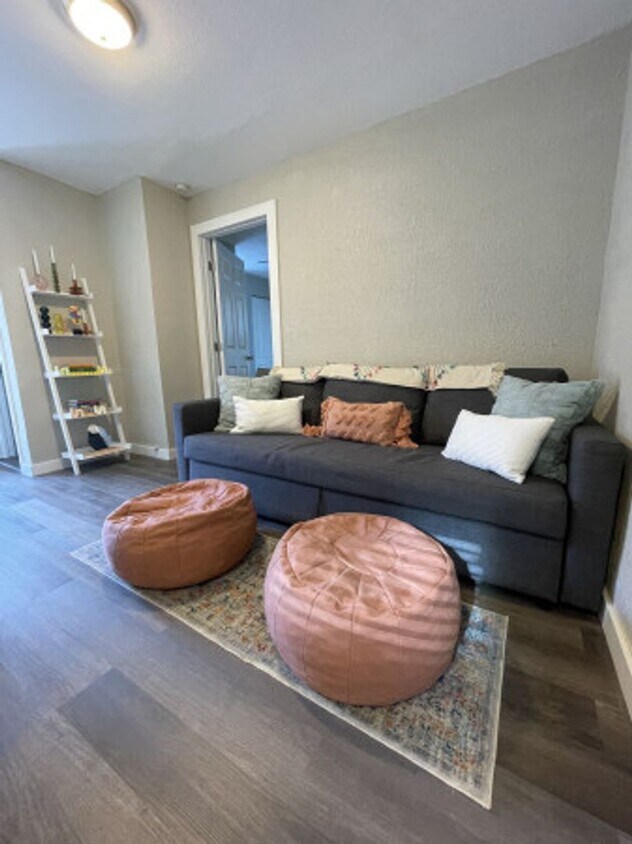 Foto principal - 623 Mound Park Way S