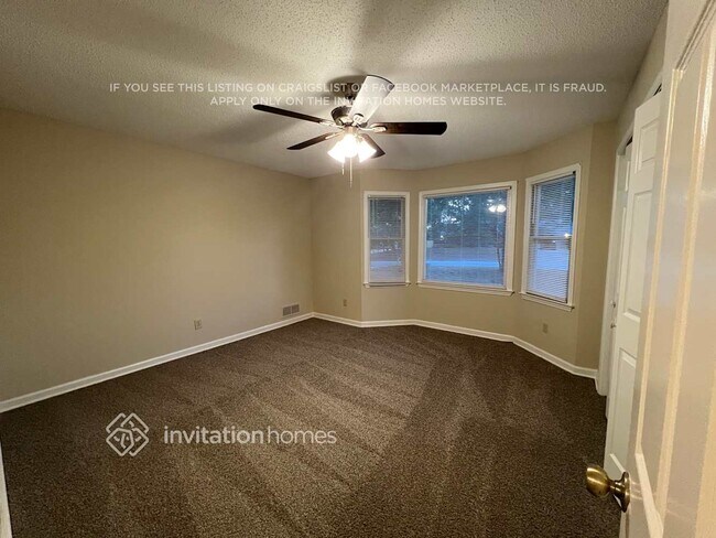 Building Photo - 2440 Sherrie Ln SW