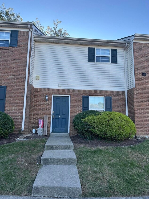 Primary Photo - 1325 Trent Blvd