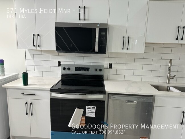 Building Photo - 571 Myles Heidt Mnr