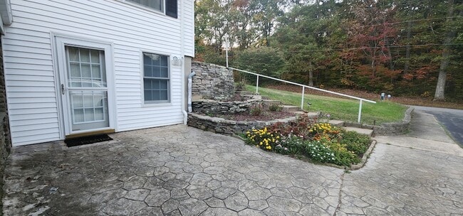 Building Photo - 96 Stanavage Rd