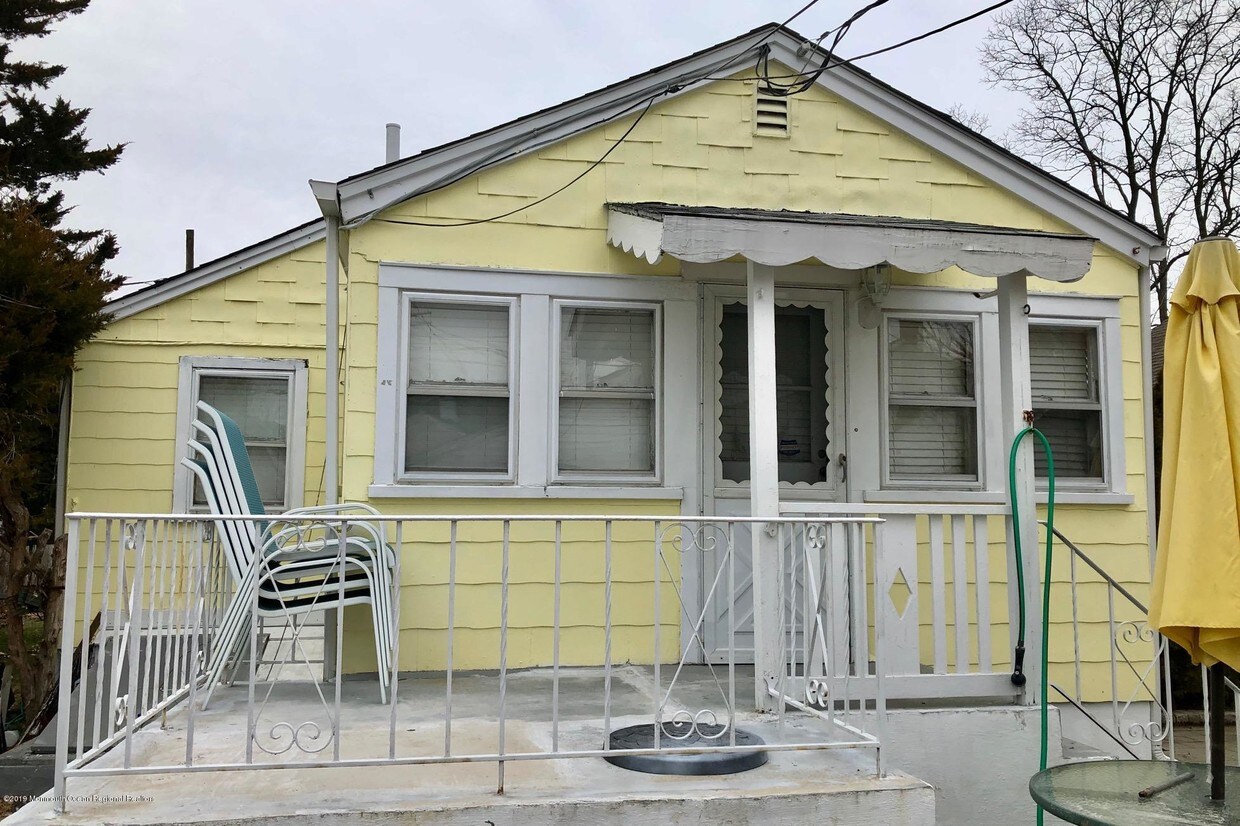 Primary Photo - 739 20th Ave