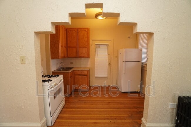 Building Photo - 834 N Clarkson St