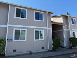 Building Photo - 1601 Maple Ln