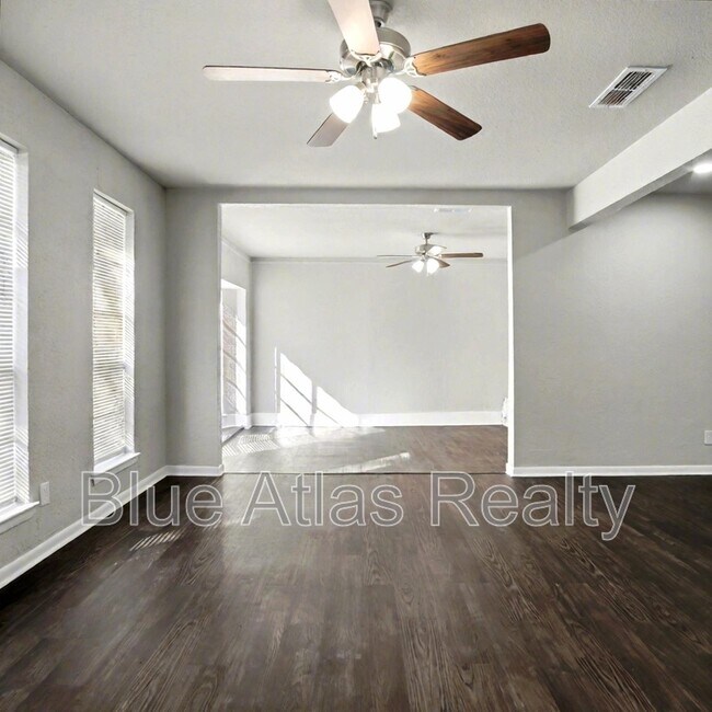 Foto del edificio - 1613 Continental Dr