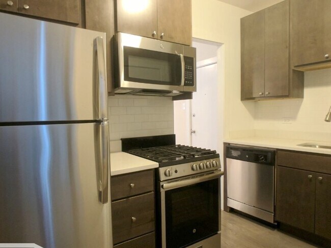 Foto del edificio - 2645 N Spaulding Ave
