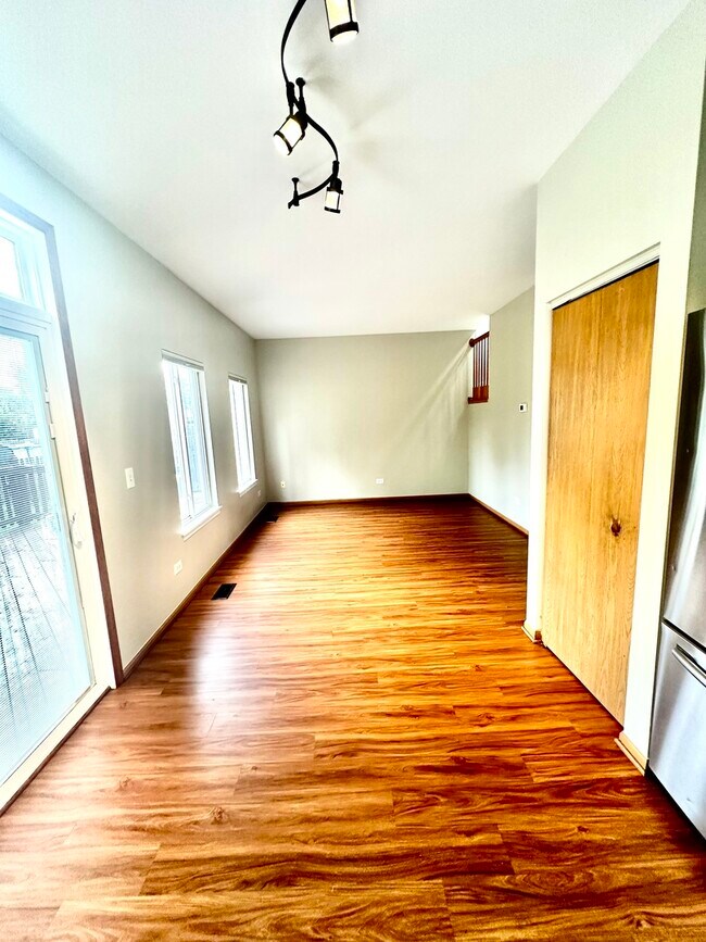 Building Photo - 5430 Sun Valley Dr