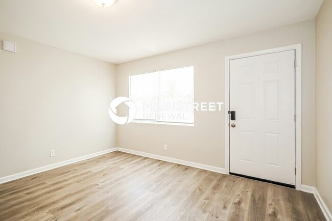 Building Photo - 3 Bedroom Pet-Friendly Home in jacksonvill...
