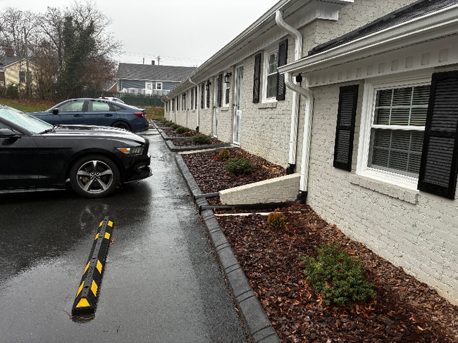 Building Photo - 800 Dodson Mill Rd