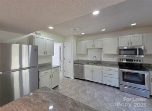 Building Photo - 7106 Spring Creek Ln