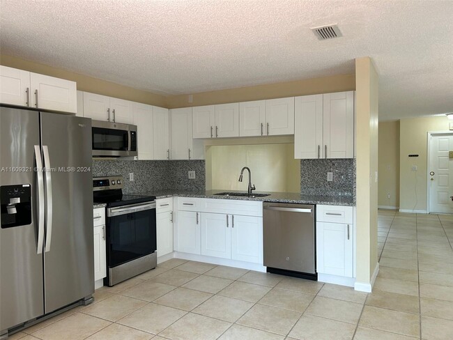 Foto del edificio - 11670 SW 91st Terrace