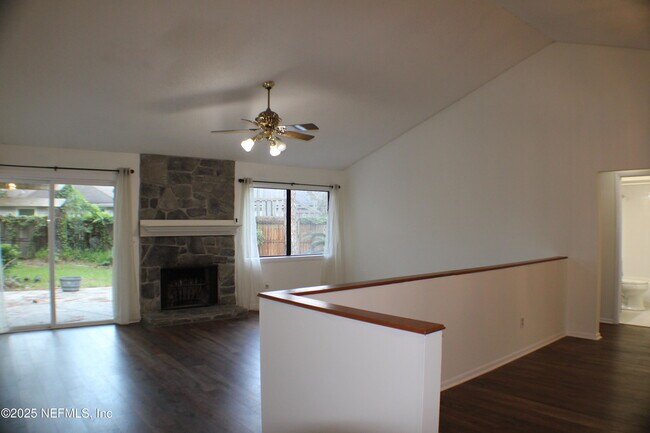 Foto del edificio - 10315 Docksider Dr E