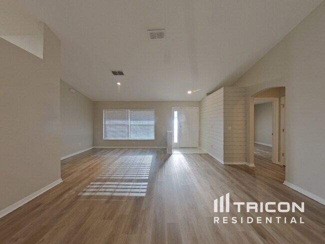 Building Photo - 807 Shore Breeze Way
