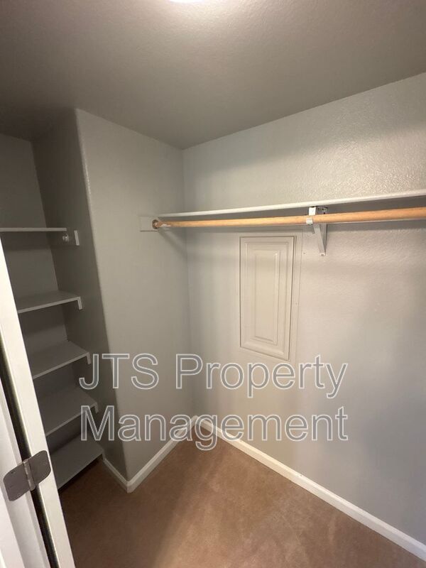 Building Photo - 12400 Fair Oaks Blvd