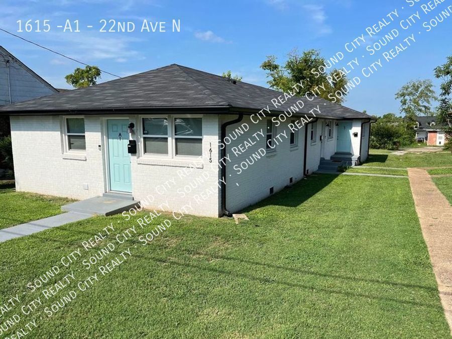 Primary Photo - 2 Bed/ 1 Bath in triplex - North Nashville...