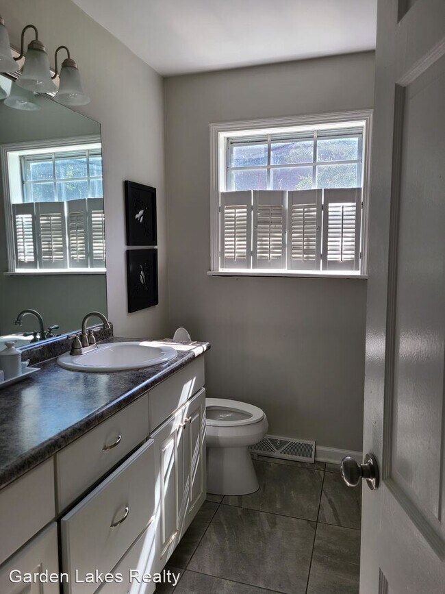 Building Photo - 3 br, 3 bath House - 9 Weathers Rd