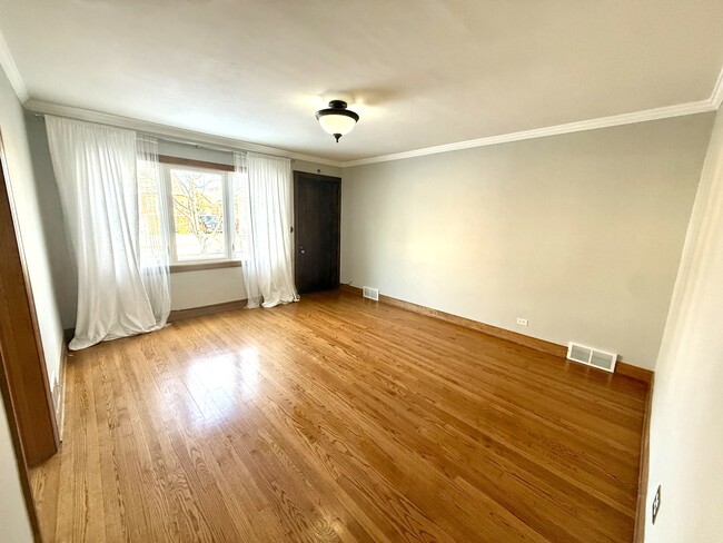 Sala de estar - 4028 N Overhill Ave