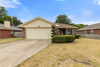 Building Photo - 102 Applegrove Cir