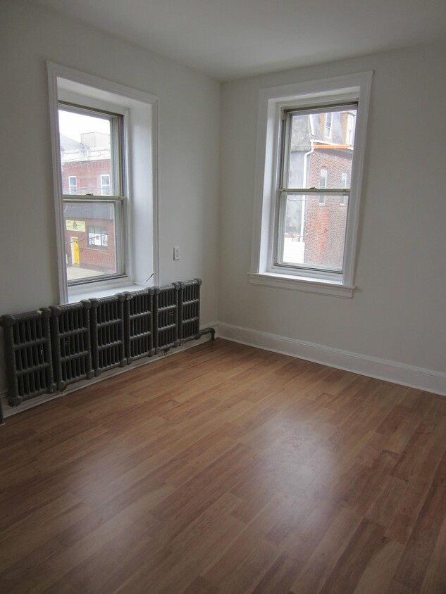 Sala de estar - 4825 Longshore Ave
