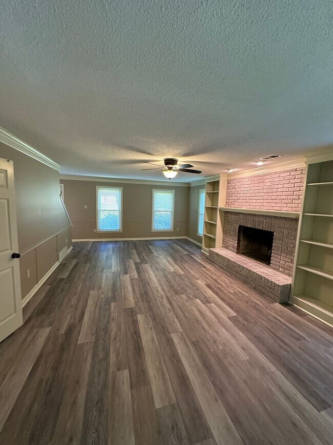 Building Photo - Newly painted 4BD/2.5BA Home in Germantown...
