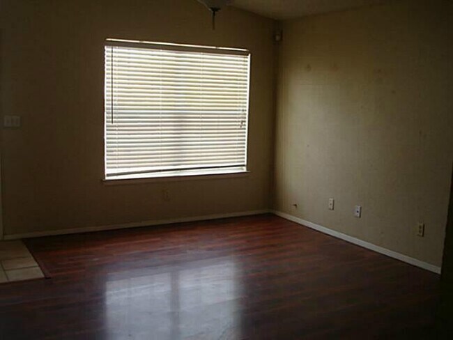 Foto del edificio - 7537 Luz de lumbre Ave