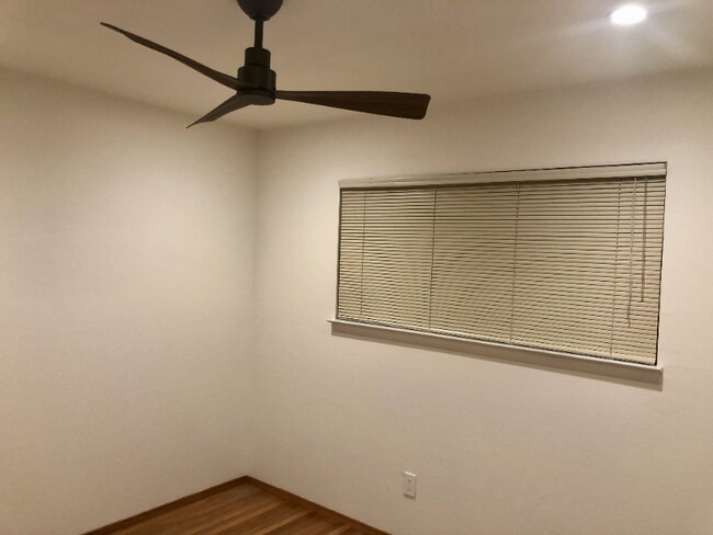 Foto del edificio - 141 Waterglen Cir