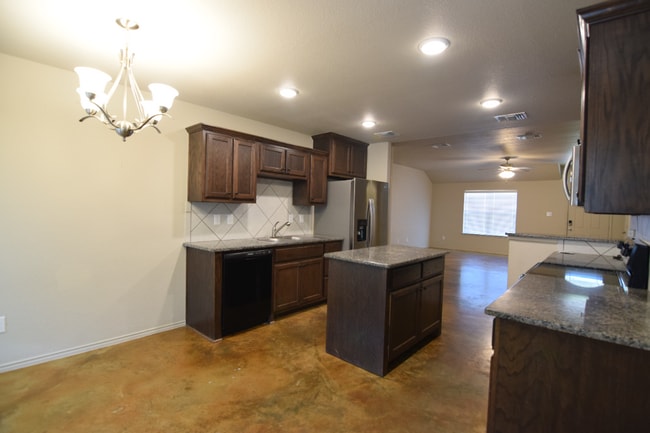 Foto del edificio - 6900 Cassidy Ln