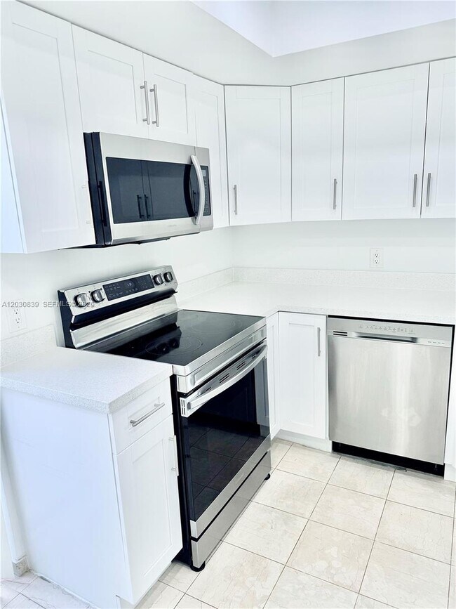 Foto del edificio - 15065 SW 49th Ln