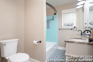 Building Photo - 302 W Silver Sands Dr