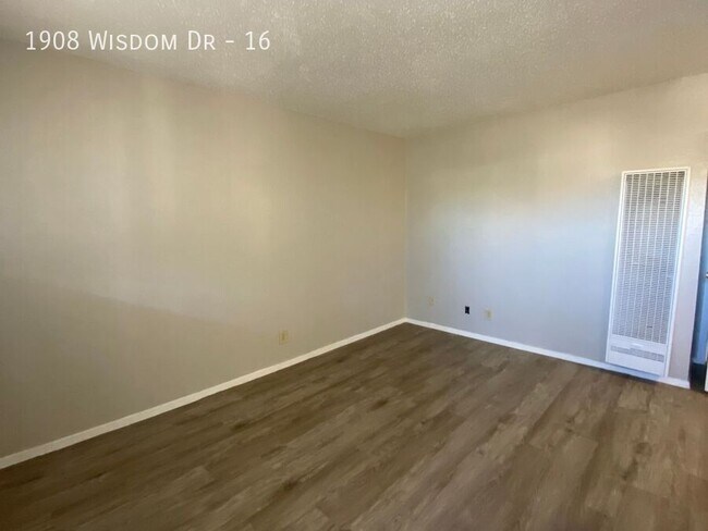 Foto del edificio - 1908 Wisdom Dr