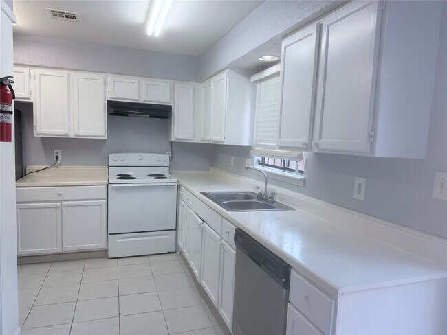 Foto del edificio - 9901 Sharpcrest St