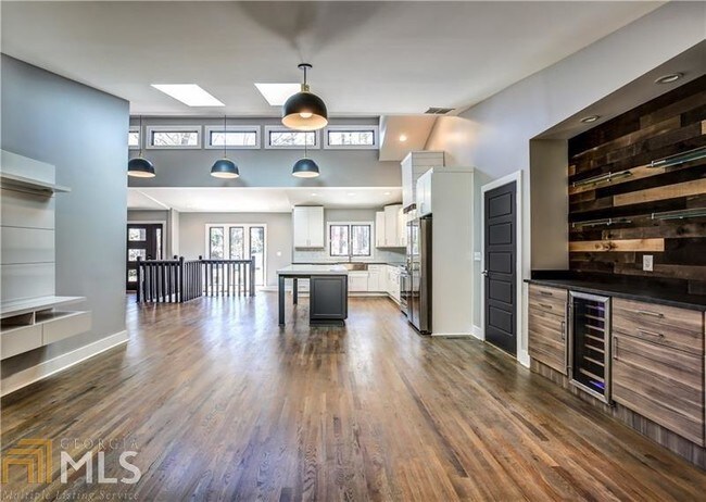 Foto del edificio - 926 Crane Rd NE