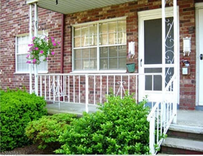 Foto del edificio - 800 Old Springfield Ave