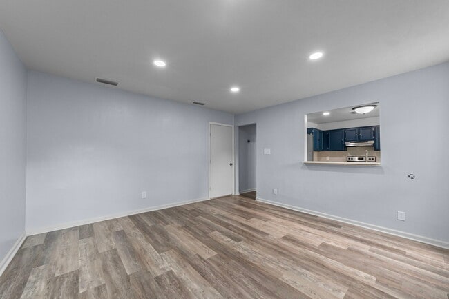 Building Photo - 5353 Lynbrook Ln