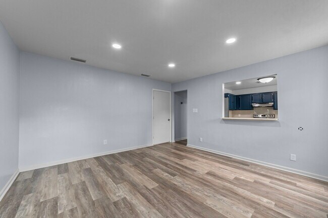 Foto del edificio - 5353 Lynbrook Ln