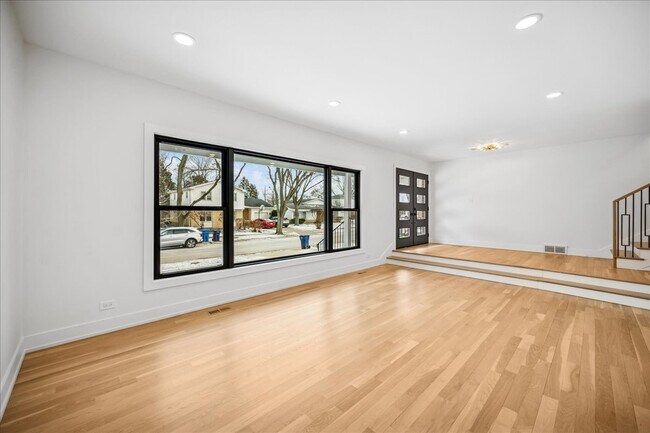 Foto del edificio - 626 Barberry Rd