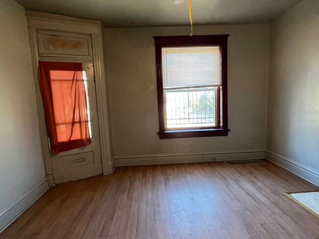 Building Photo - 3400 Winnebago Street, Unit 1st Floor