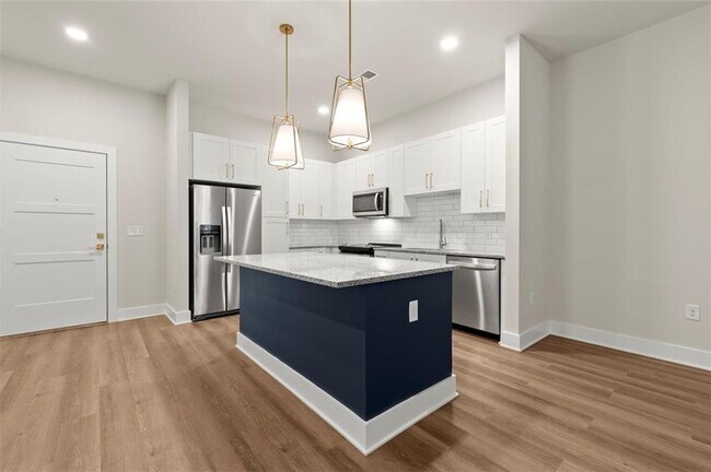 Foto del edificio - 2648 Sandy Plains Rd