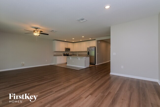 Foto del edificio - 18750 Alfaro Loop