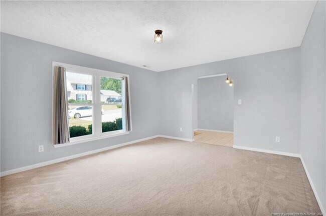 Building Photo - 833 Wigwam Dr