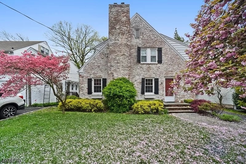 Photo - 53 Meadowbrook Rd (Millburn, NJ)