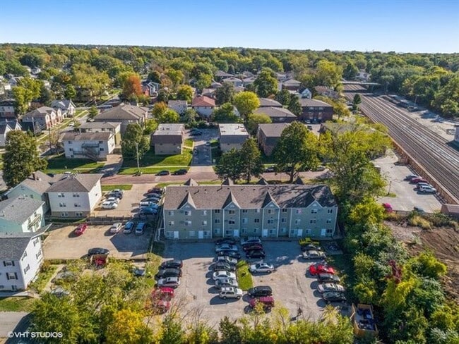 Building Photo - $875 | 1 Bedroom, 1 Bathroom Apartment | C...