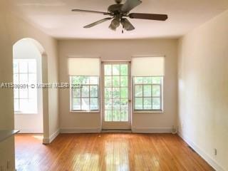 Building Photo - 706 W 51st St