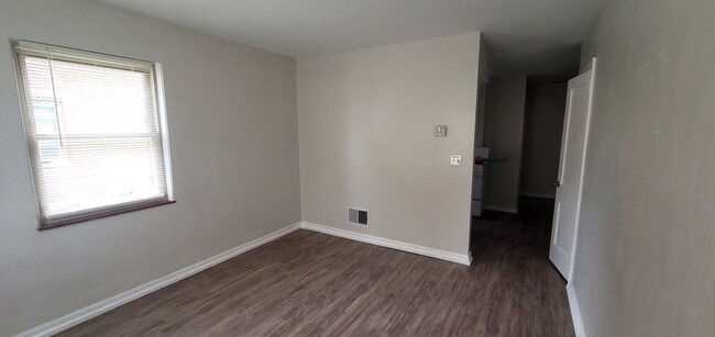 Building Photo - Newly Renovated 2 bedroom in Fairborn!