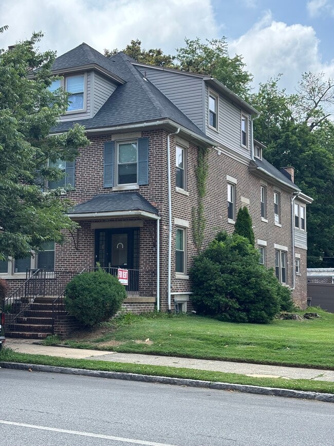 Building Photo - 1501 N Broom St