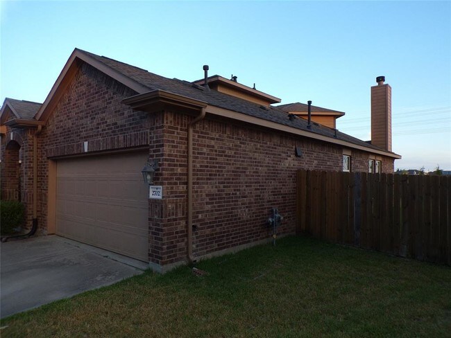 Building Photo - 27023 Barrow Glen Dr