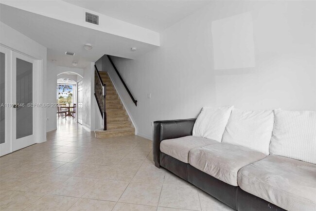 Foto del edificio - 970 SW 144th Ave