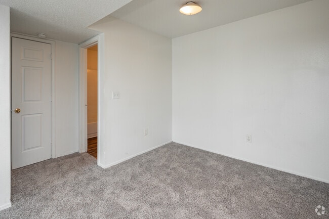 2BR, 2BA - 921SF - Dining Area - The Trails of Dickson Apartment Homes