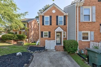 Building Photo - 111 Village Walk