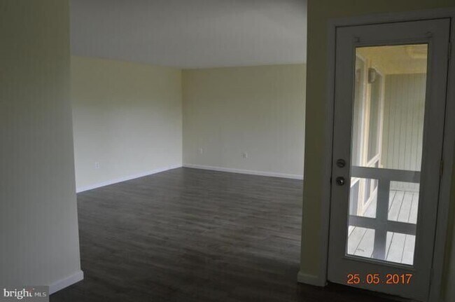 Building Photo - 7101 Donnell Pl